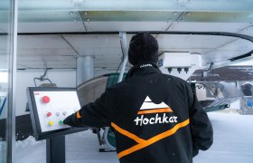 Station attendant (m/f/d), &copy; Gerald Demolsky 