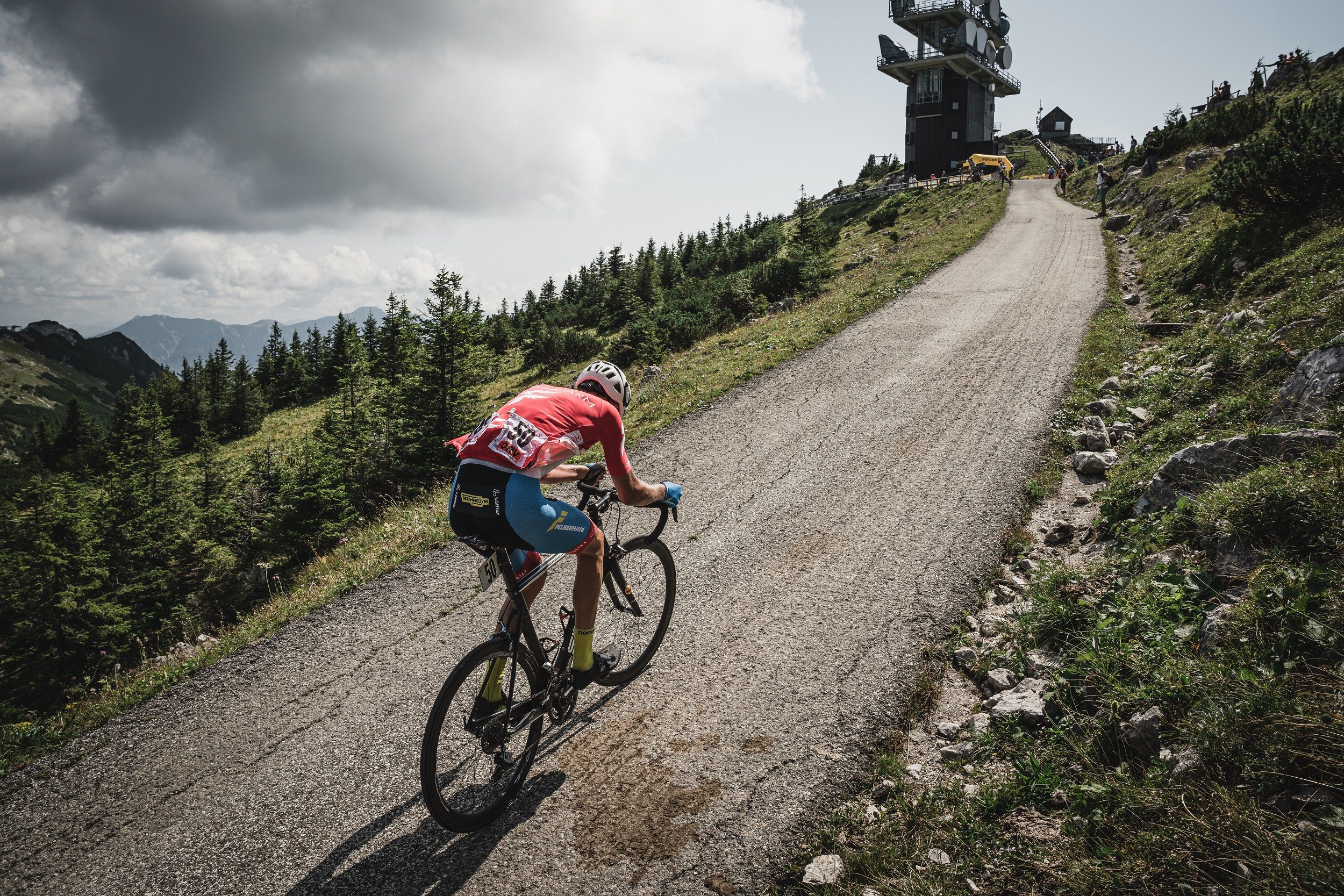 Radfahrer auf Hochkar Alpenstraße